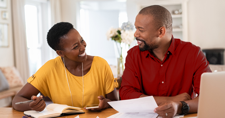 couple discusses finances